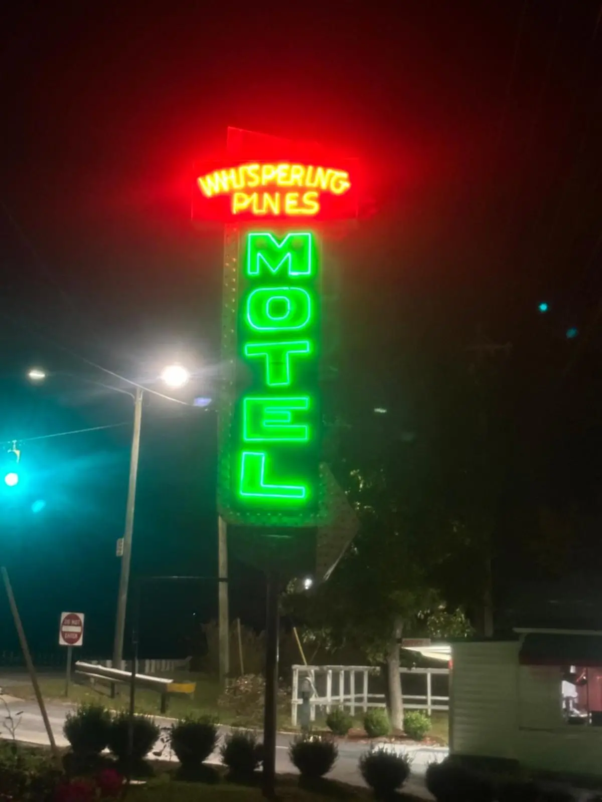 Whispering Pines Motel Main image