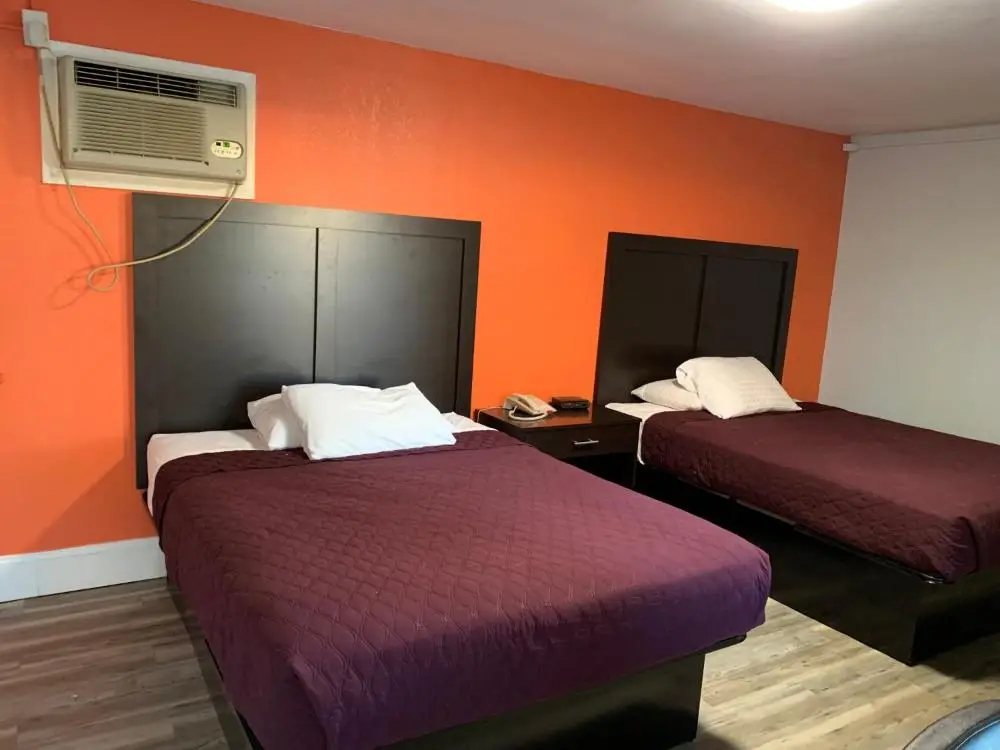 Whispering Pines Motel 5